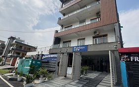 Radiant Blu Hotel